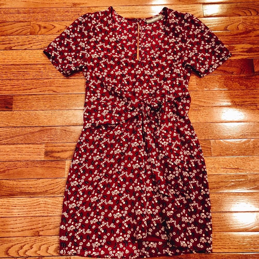 Addie | Tie Waist Floral V-Neck Shift Dress